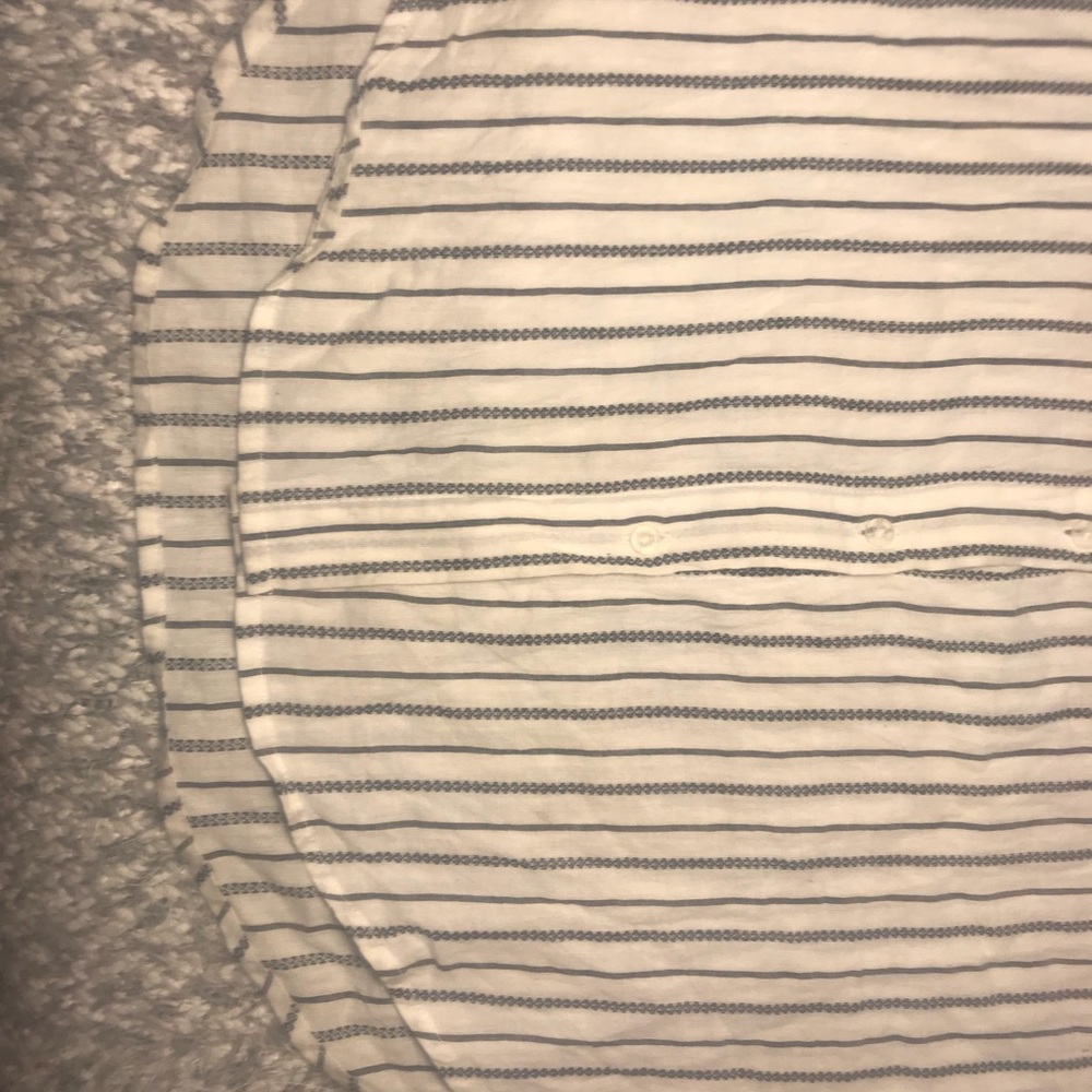 Button down top - Picture 5 of 6